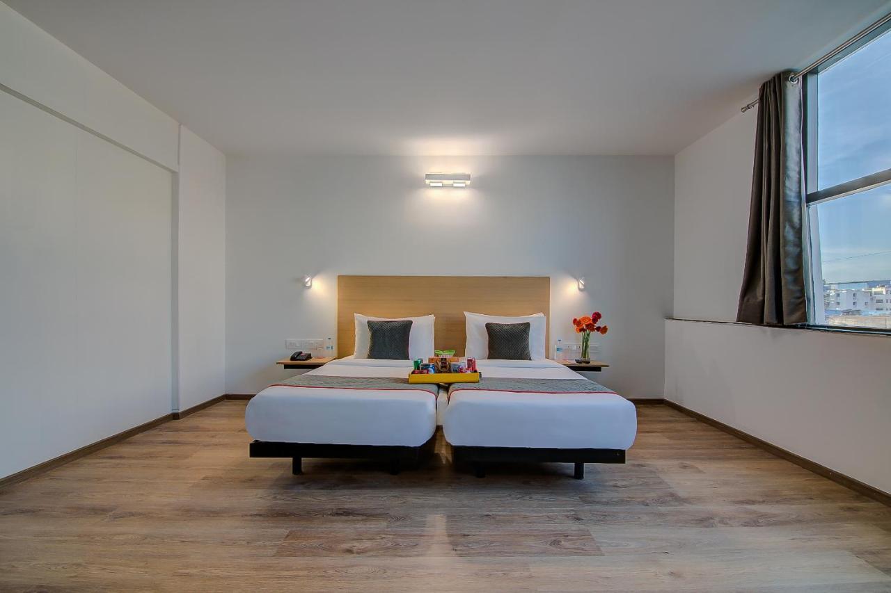 Готель Oyo Townhouse 42 Urvashi Theatre Ченнаї Екстер'єр фото