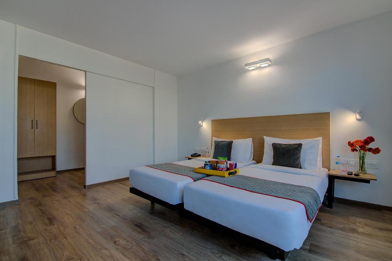 Готель Oyo Townhouse 42 Urvashi Theatre Ченнаї Екстер'єр фото
